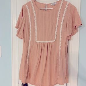 Peach colored boutique top Size L